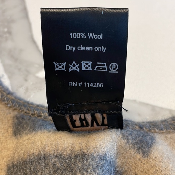 NWOT Frye Wrap/Poncho 100% Wool - Picture 6 of 6